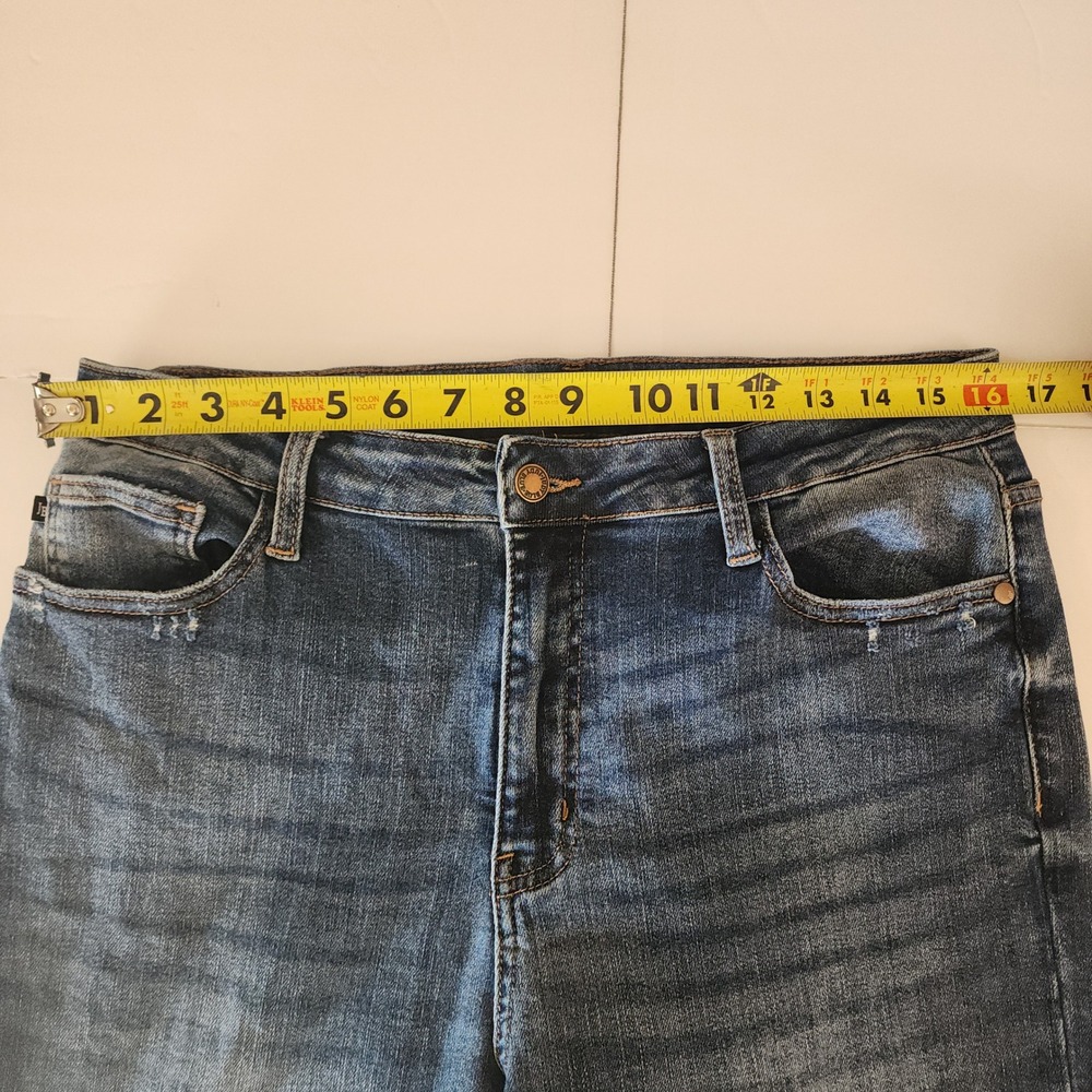 D26 Judy Blue Wide Leg Cropped Jeans Medium Wash Raw Hem 13/24 High Rise - Picture 4 of 12